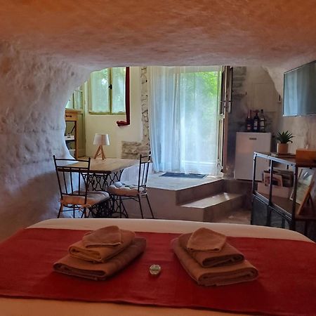 Moulin De Bonfilhon Bed & Breakfast Cornillon-Confoux Luaran gambar