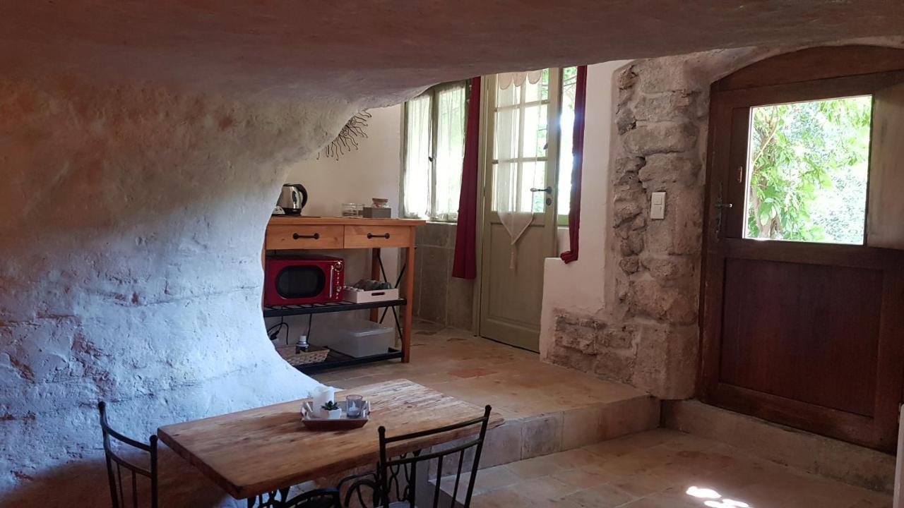 Moulin De Bonfilhon Bed & Breakfast Cornillon-Confoux Luaran gambar