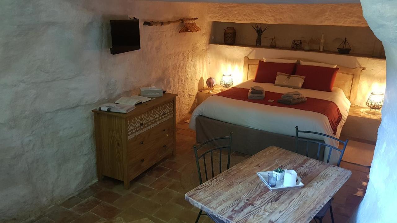 Moulin De Bonfilhon Bed & Breakfast Cornillon-Confoux Luaran gambar