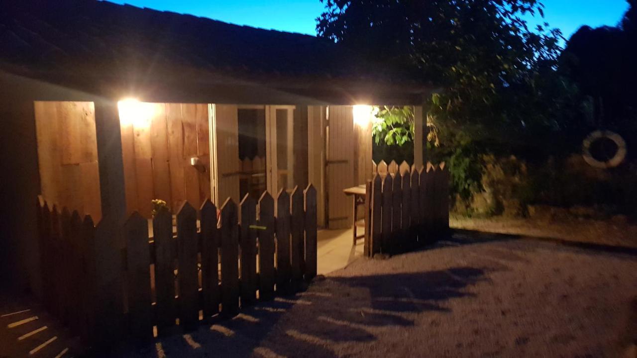 Moulin De Bonfilhon Bed & Breakfast Cornillon-Confoux Luaran gambar