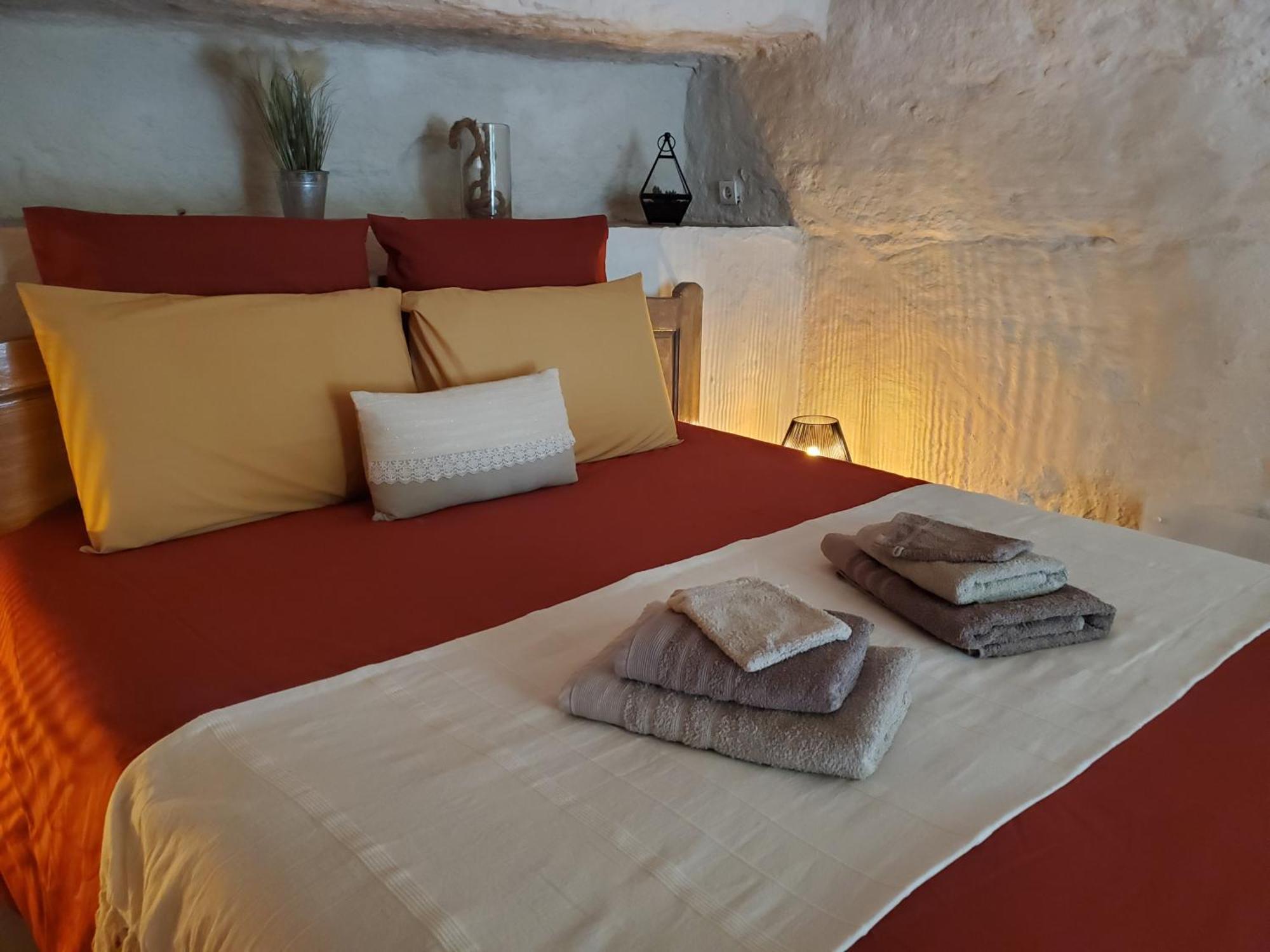 Moulin De Bonfilhon Bed & Breakfast Cornillon-Confoux Luaran gambar