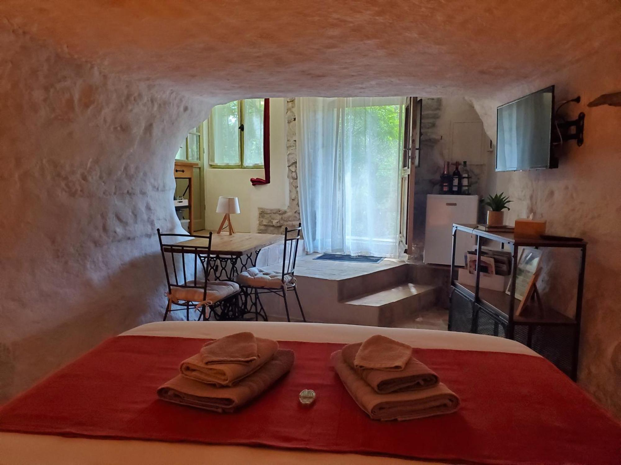 Moulin De Bonfilhon Bed & Breakfast Cornillon-Confoux Luaran gambar